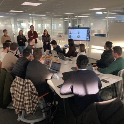 Estudantes assessoram grandes empresas em suas estratégias digitais Estudantes assessoram grandes empresas em suas estratégias digitais