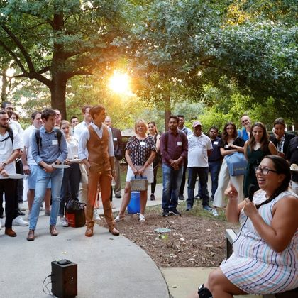 Raleigh : les étudiants ajoutent une corde à leur arc grâce au mentorat Raleigh : les étudiants ajoutent une corde à leur arc grâce au mentorat