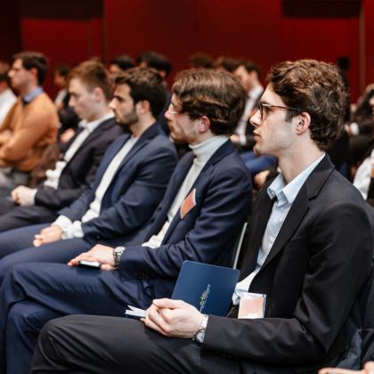 Finance students welcome the president of Paris Stock Exchange to their annual forum Finance students welcome the president of Paris Stock Exchange to their annual forum