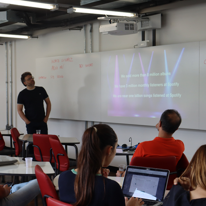 Henrique Portugal dá palestra para alunos da SKEMA Brasil Henrique Portugal dá palestra para alunos da SKEMA Brasil