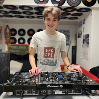 Balancing beats, books, sports and humanitarian work: PGE student Félix Chantraine's SKEMA journey Balancing beats, books, sports and humanitarian work: PGE student Félix Chantraine's SKEMA journey