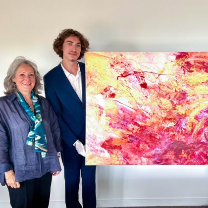 Un étudiant du PGE fait don d’une œuvre de son atelier d’art familial à SKEMA Un étudiant du PGE fait don d’une œuvre de son atelier d’art familial à SKEMA