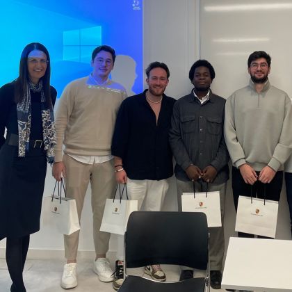 Estudantes da SKEMA trabalham em soluções baseadas em IA para um desafio da Porsche França Estudantes da SKEMA trabalham em soluções baseadas em IA para um desafio da Porsche França