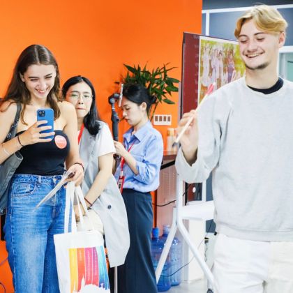 Rentrée académique : les étudiants internationaux sont de retour sur le campus de Suzhou Rentrée académique : les étudiants internationaux sont de retour sur le campus de Suzhou