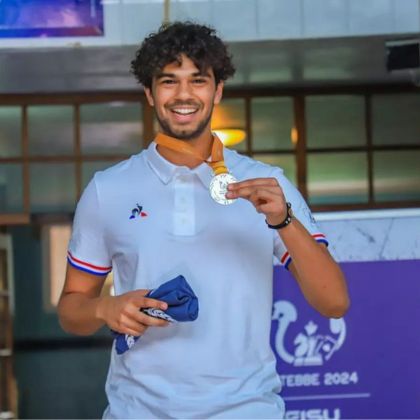 L’étudiant du PGE Yovann Gatineau sur le toit du monde des échecs ! L’étudiant du PGE Yovann Gatineau sur le toit du monde des échecs !